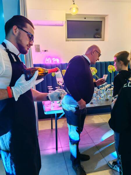 Zunanja terasa BE TRENDY s poletnim ambientom